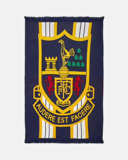 Spurs Retro Crest Knitted Blanket