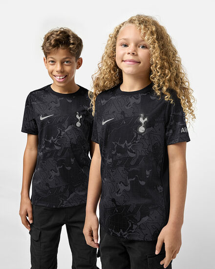 Spurs Nike Youth Size XSmall - Large Black Warm Up T-Shirt 2025/26