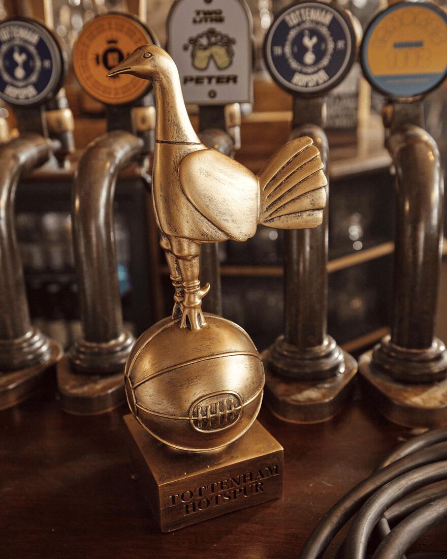 Spurs Retro Cockerel Statue